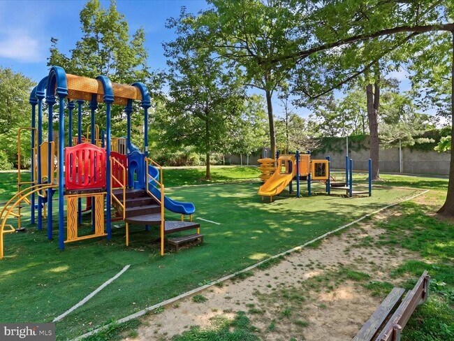 Building Photo - 7739 Inversham Dr