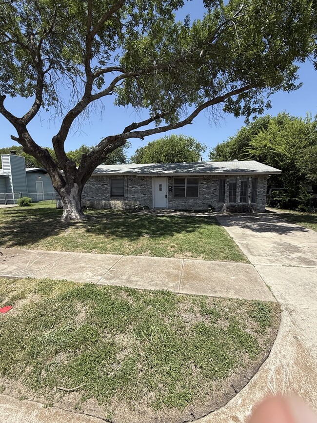 Primary Photo - 309 Currie Ave