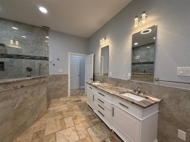 Building Photo - 17380 Bayharbor Cir