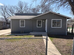 Building Photo - Fully Renovated 5BR with Rare Gated Backyard Parking - Move-In Ready