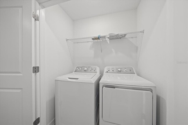 Building Photo - 8744 Daybreak St