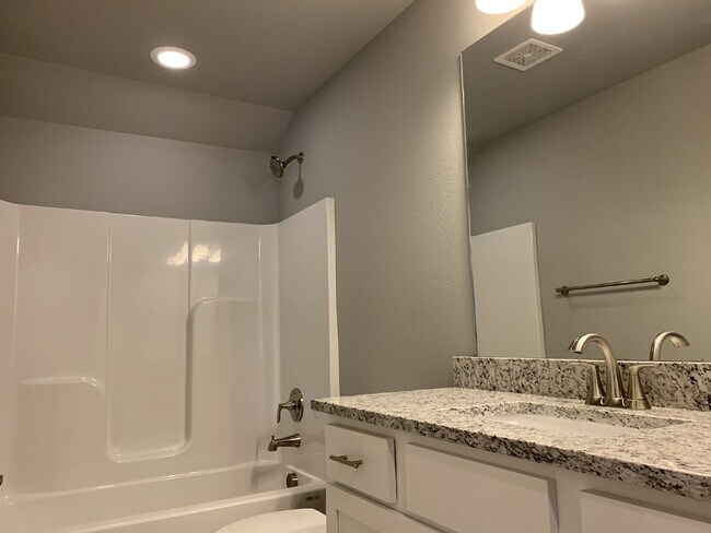 Building Photo - 5913 SW Gentle Winds Rd