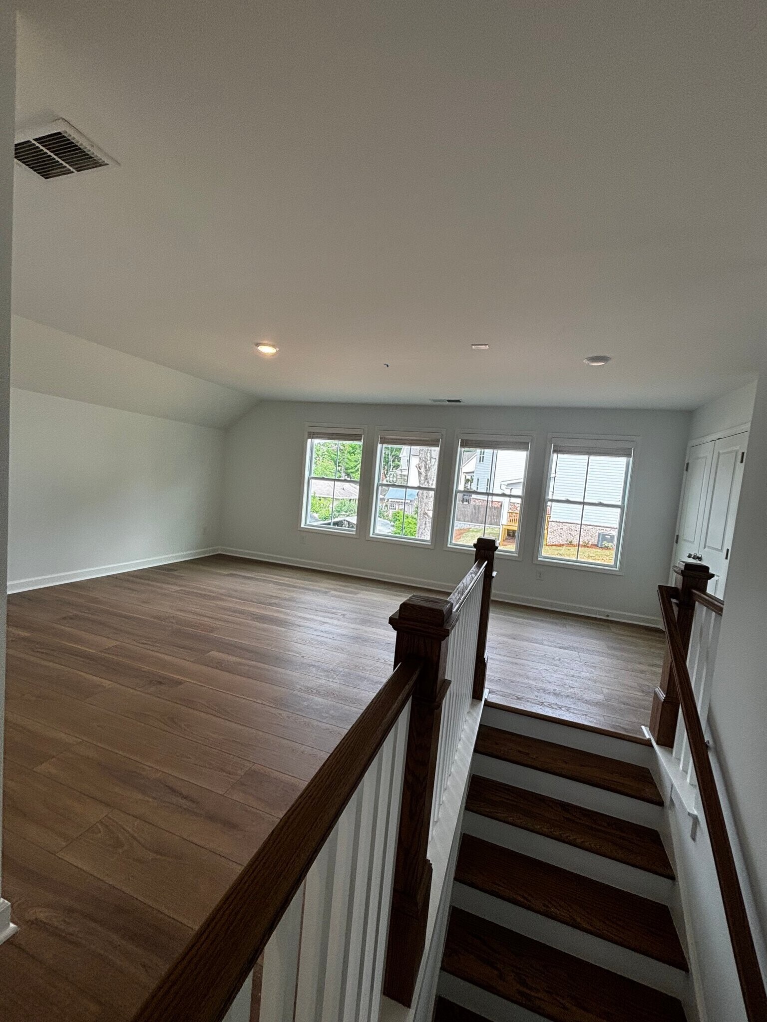 Building Photo - 202 Summit Ave SE