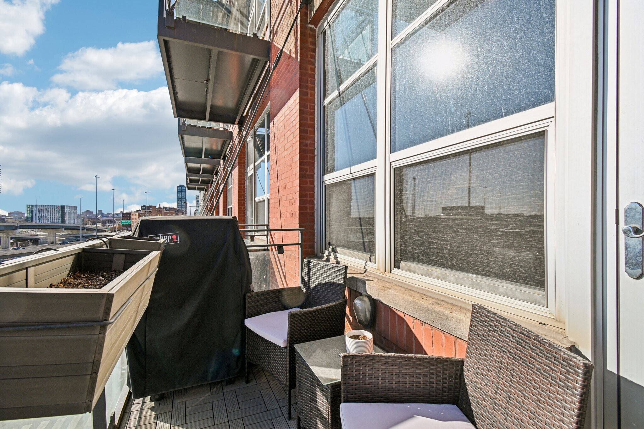 Building Photo - 333 S Desplaines St