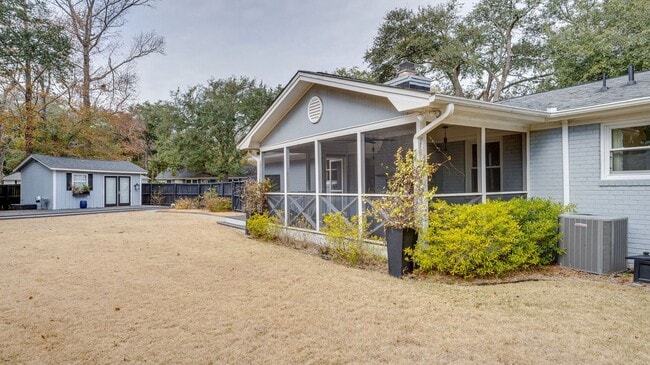 Building Photo - 3 Bedroom 3 Bath House in Parish Place - M...