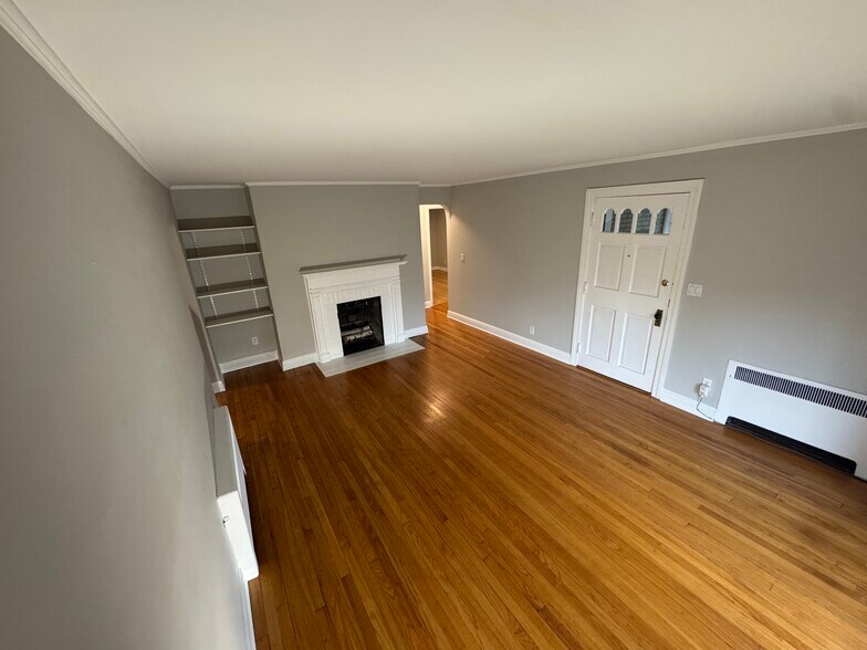 Primary Photo - 2984 Linwood Ave