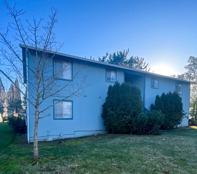Primary Photo - 2 Bed Upstairs Unit at Conestoga!