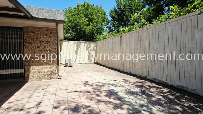 Building Photo - 2408 Centaurus Dr