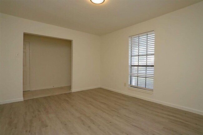 Building Photo - 5023 Monteith Dr