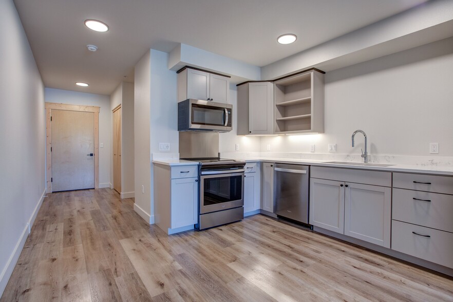 Primary Photo - The Garthwick Apartments BT-3215
