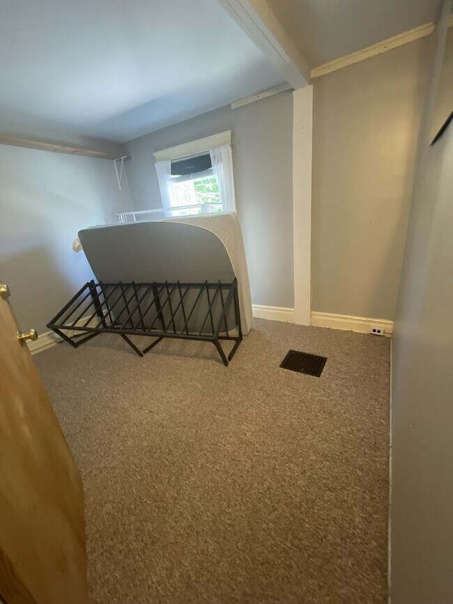 Building Photo - 952 Greenwood Ave