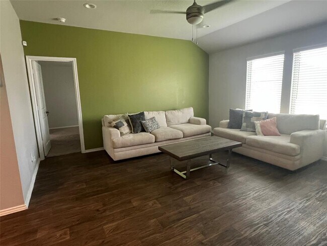 Building Photo - 20363 Green Mountain Dr