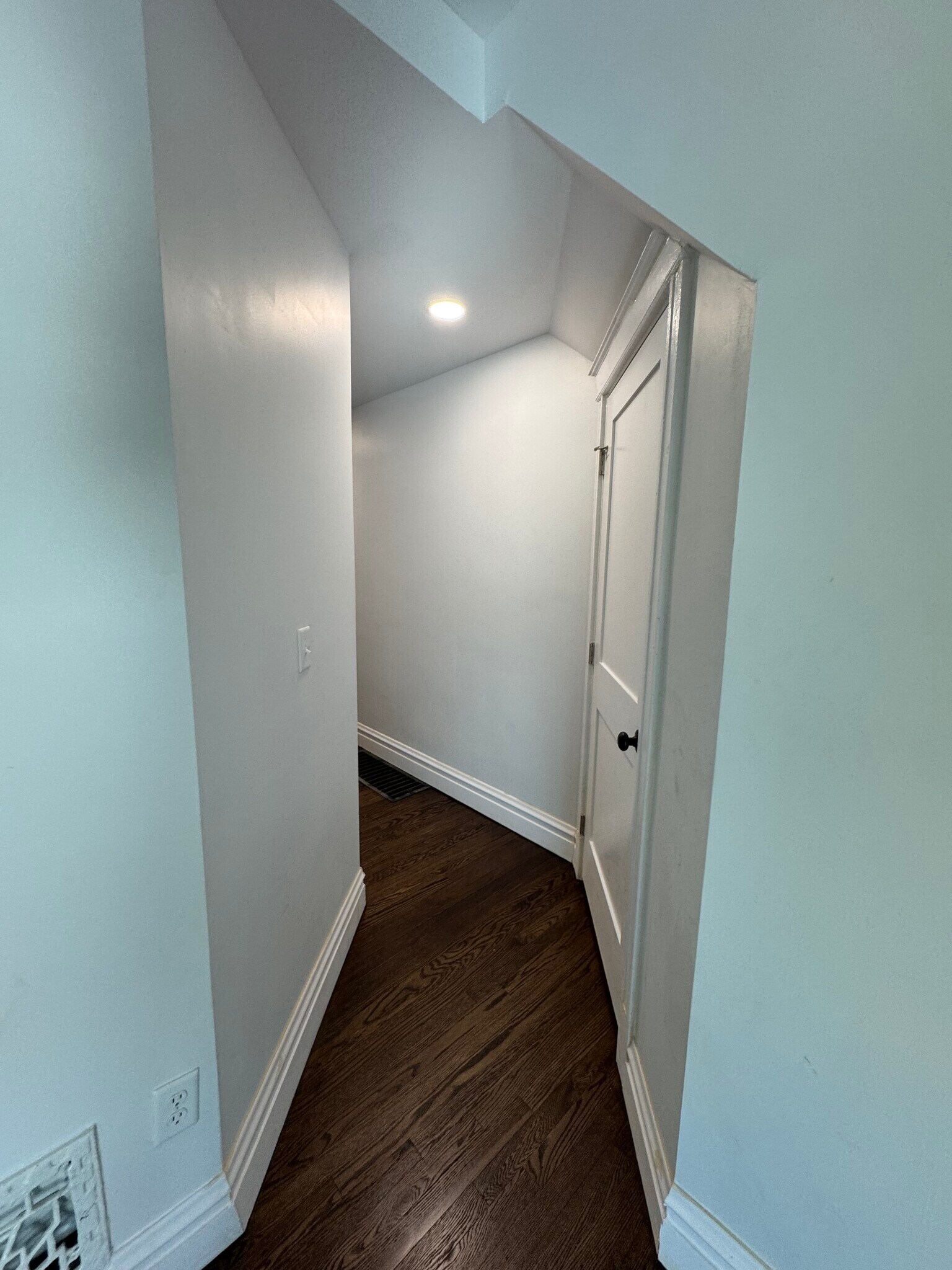 Building Photo - 5011 S Broadway