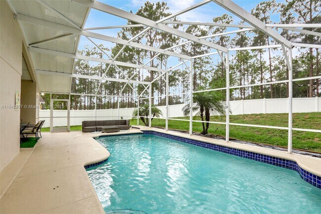 Building Photo - 502 Oxford Dr