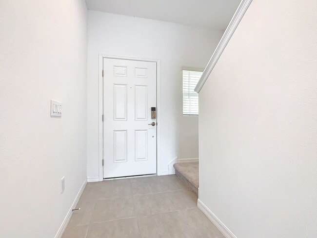 Building Photo - AVAILABLE NOW! 3/2.5 Townhome For Rent in Bellalago!