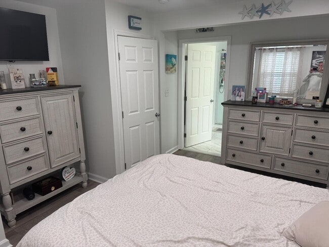 Building Photo - 8209 Dundalk Ave