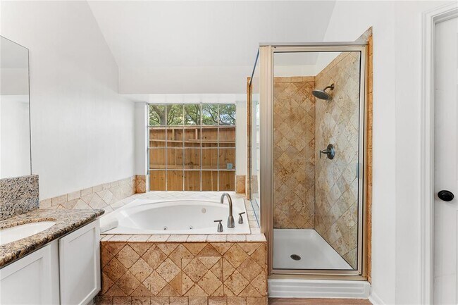 Building Photo - 2434 Blue Rose Dr