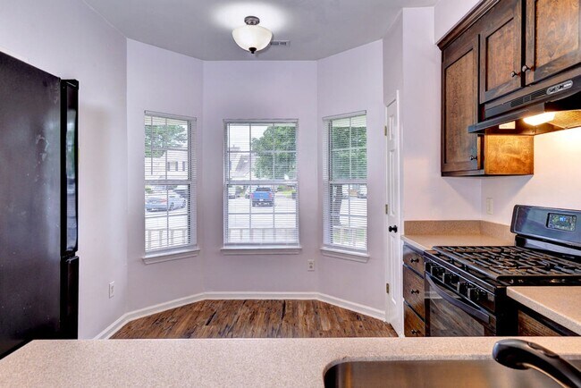 Building Photo - Coventry Townhome Move In Ready.