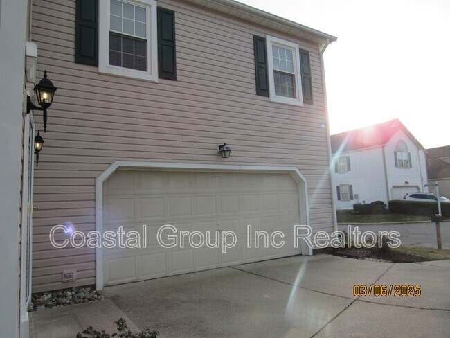 Building Photo - 1538 Stillwood St