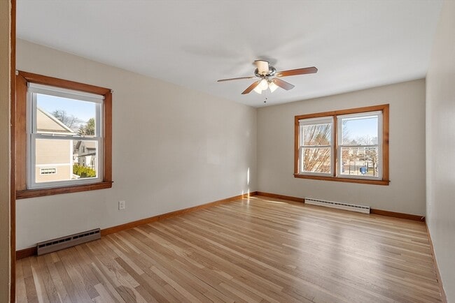 Primary Photo - 104 N Main St