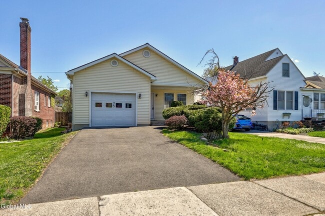 Building Photo - 75 Edgecomb St