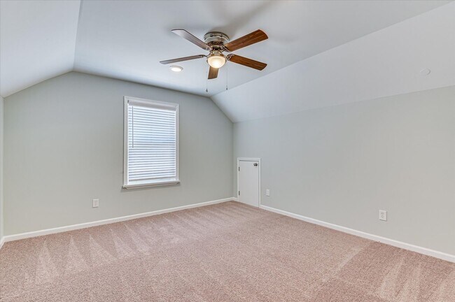 Building Photo - 705 Navan Ln