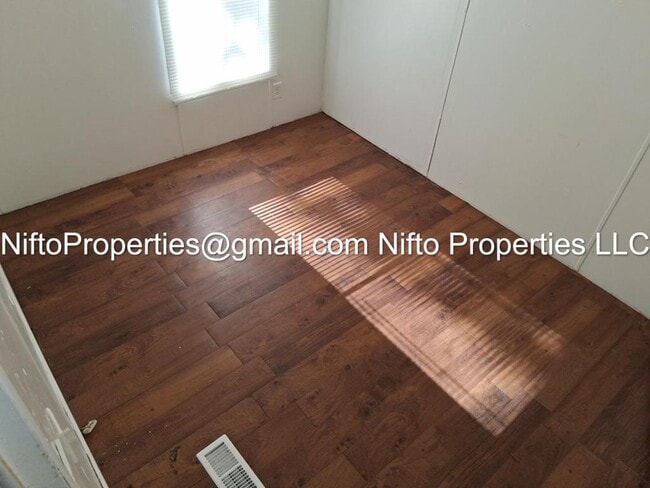 Building Photo - 5592 Aenon Ln