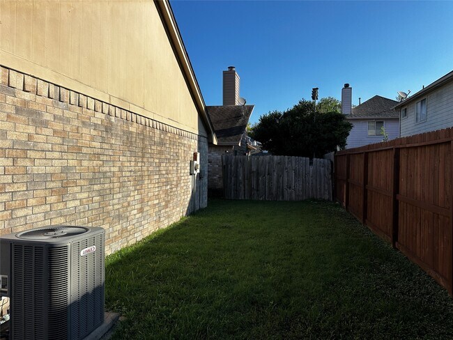 Building Photo - 12435 Truesdell Dr