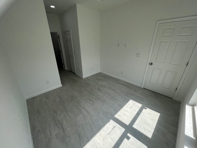 Building Photo - MODERN BRAND NEW 4BD/2BA RETREAT IN LEHIGH ACRES!