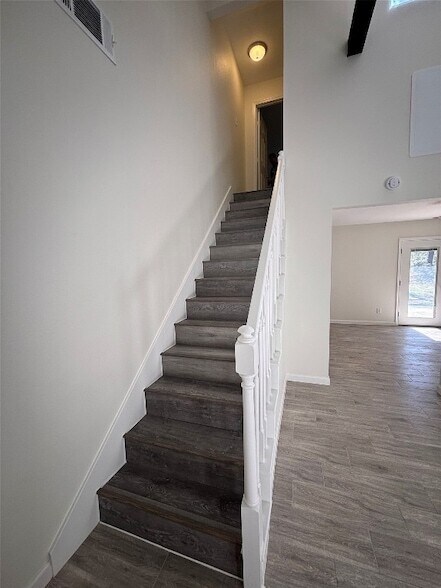 Building Photo - 18746 Mink Lake Dr