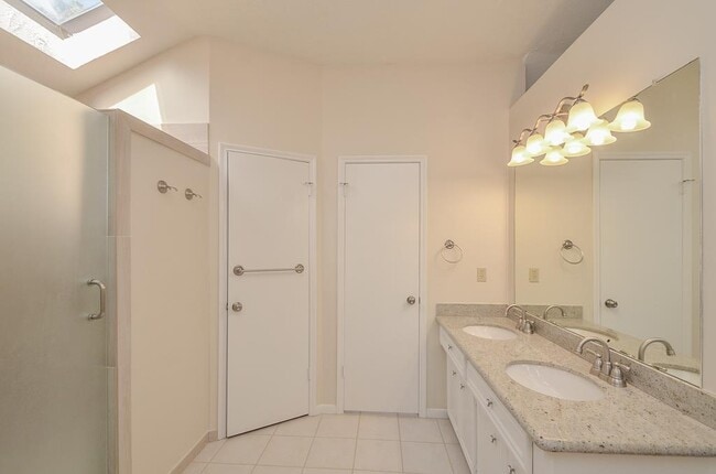 Building Photo - 1035 Western Meadows Dr