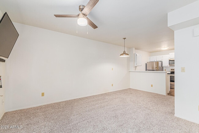 Building Photo - 625 S Westwood