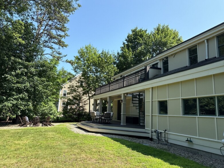 Building Photo - 9 Sunny Knoll Ter