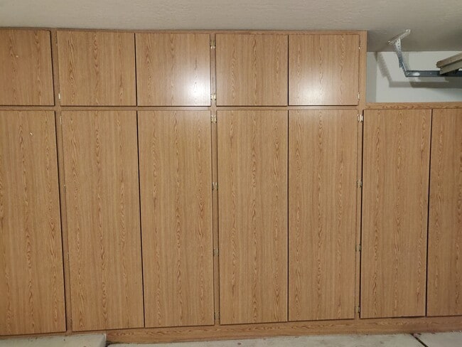 Building Photo - 3214 S 104th Ln