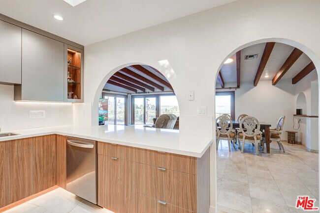 Building Photo - 4520 Gable Dr