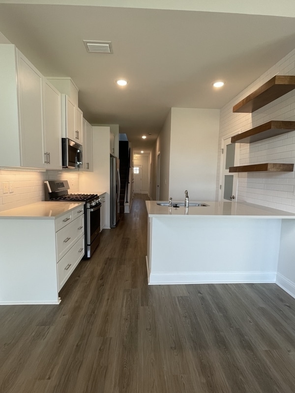 Building Photo - 5658 Native Oak Dr