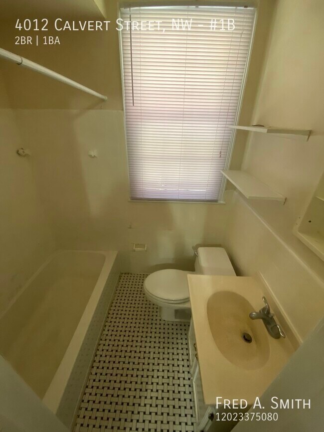 Building Photo - 4012 Calvert St NW