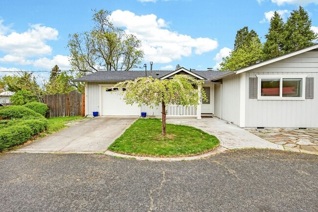 Building Photo - Unfurnished Light-Filled, Beautifully Updated 3-Bedroom Home in Jacksonville