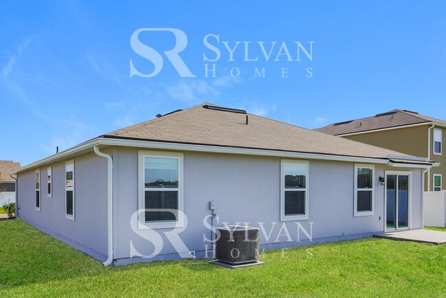 Building Photo - Move-in ready for new residents!