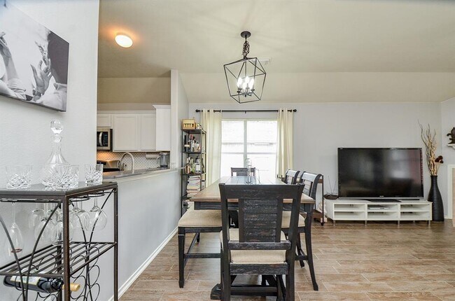 Building Photo - 24314 Leachwood Dr