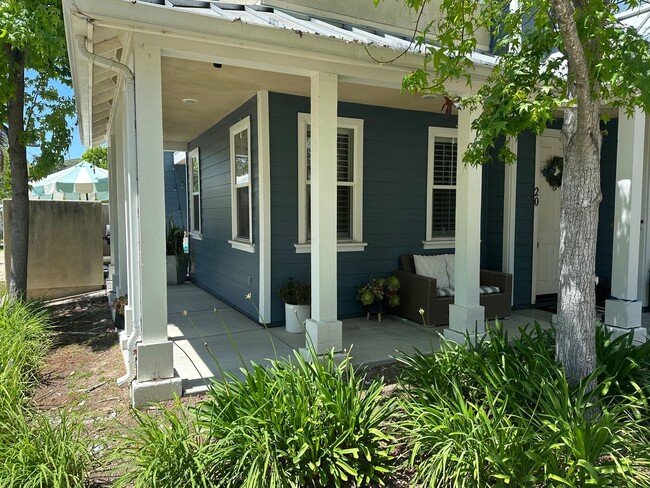 Building Photo - 3591 Sacramento Dr