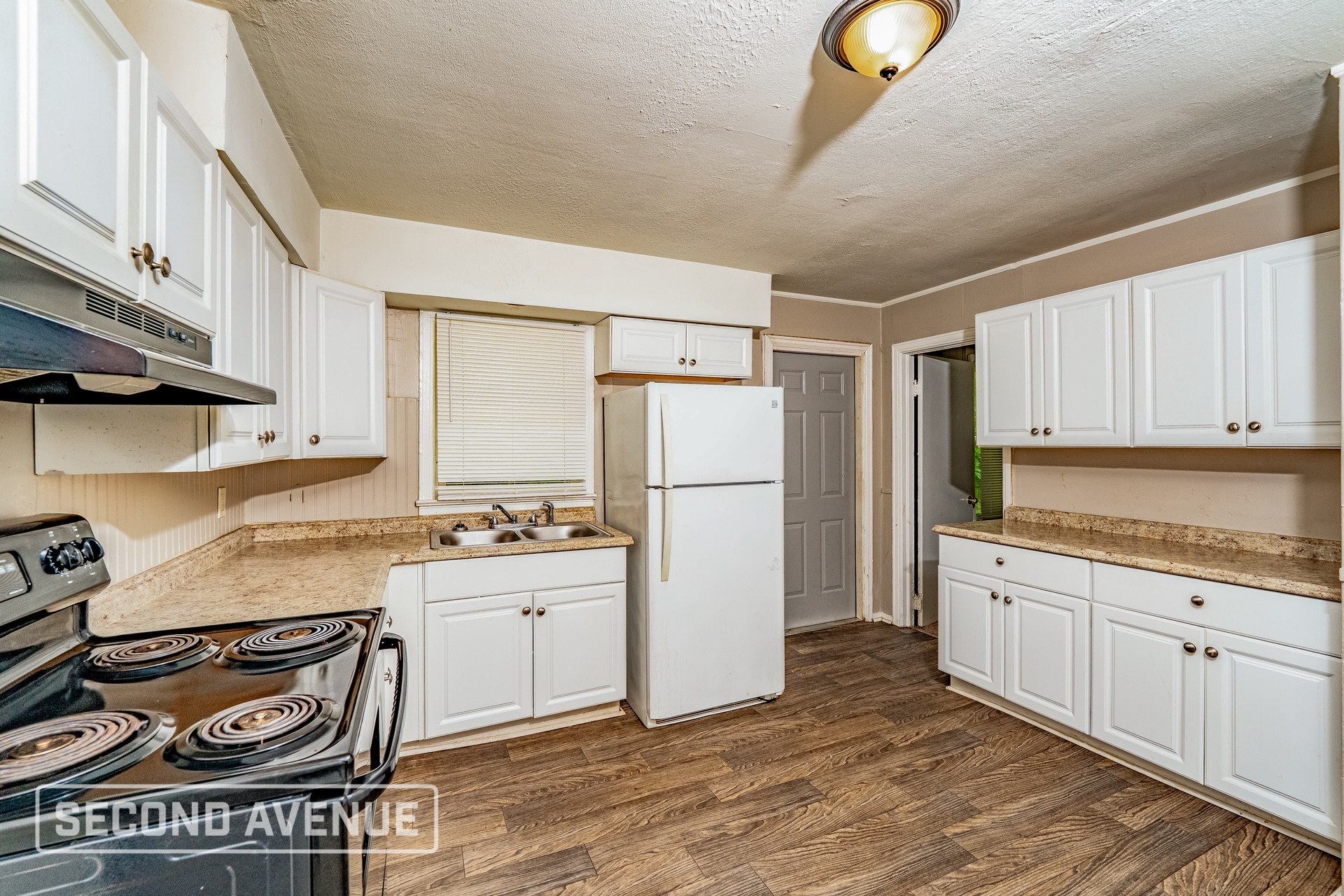 Building Photo - 844 Vanderbilt St