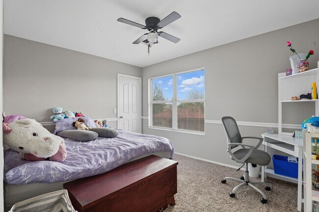 Building Photo - Beautiful 2-Story Home with Modern Upgrade...