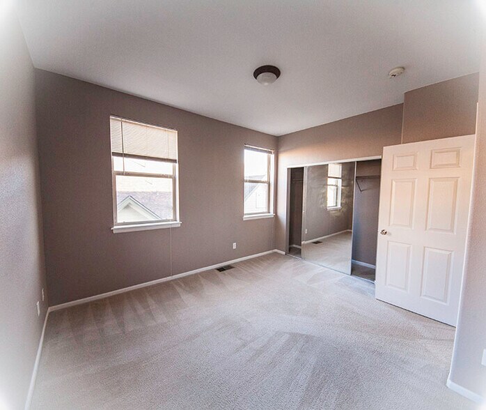 Building Photo - 5498 Zephyr Ct