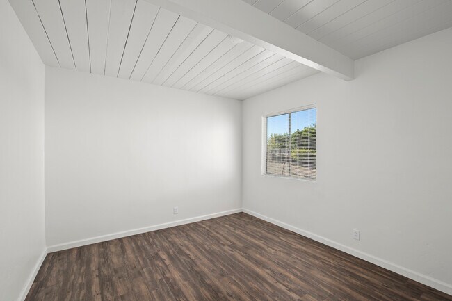 Building Photo - 5415 Lenox Dr