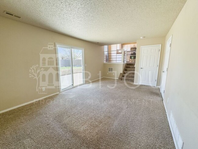 Building Photo - 850 Marshall Dr