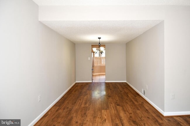 Building Photo - 9619 Nonquitt Dr