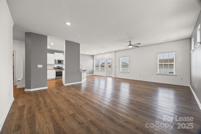 Building Photo - 5775 Soft Shell Dr