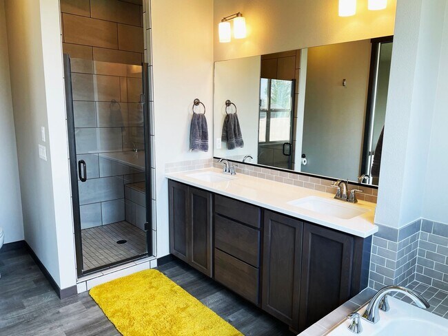 Building Photo - Beautiful 3 Bedroom, 2.5 Bath Two-Story Home with Office in Post Falls