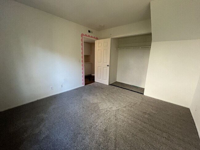 Building Photo - 3070 Corte Trabuco